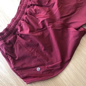 Lululemon Hotty hot shorts 4”
